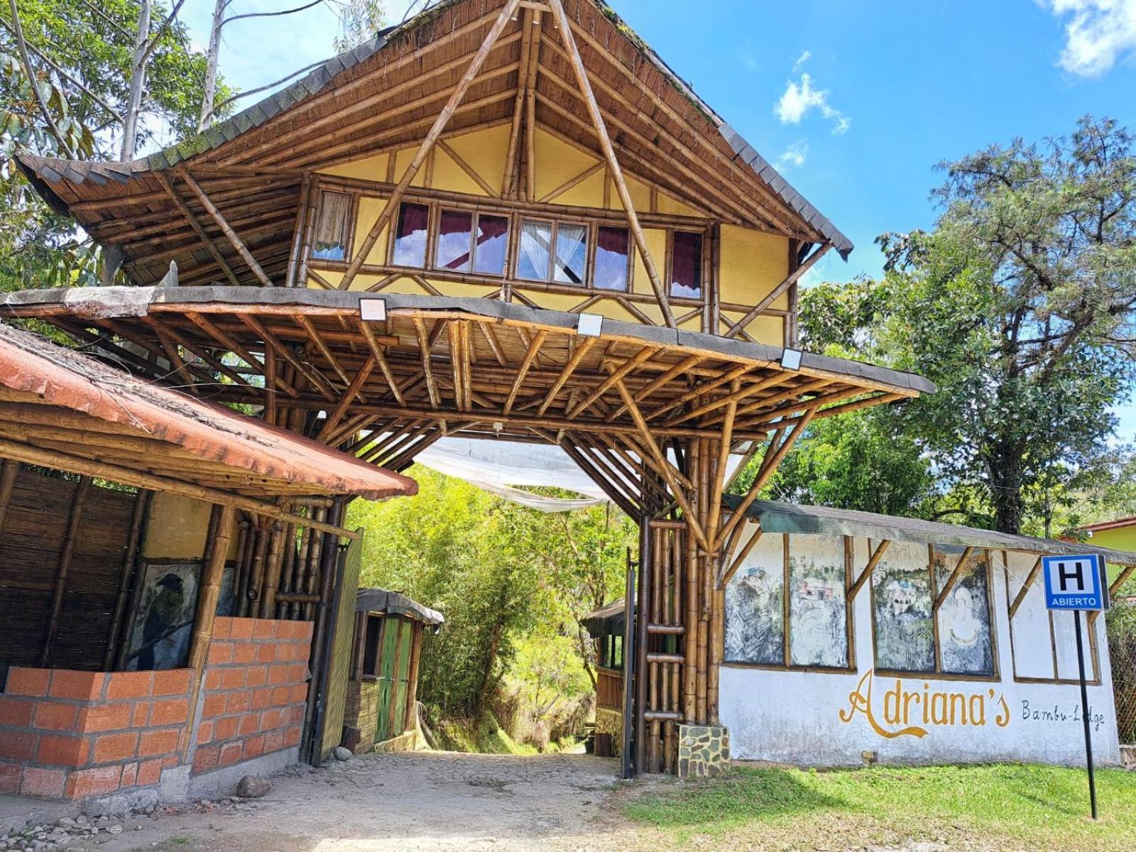 Hotel Guatape Adrianas Bambu المظهر الخارجي الصورة